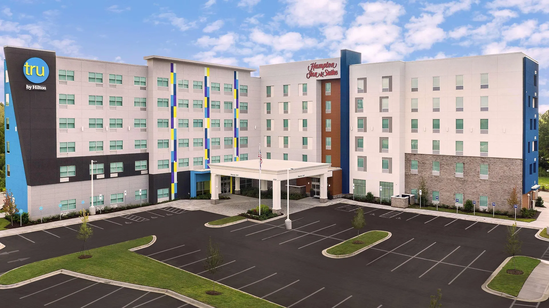 Staying Near Billy Graham Library: 15 Business Hotels Compared