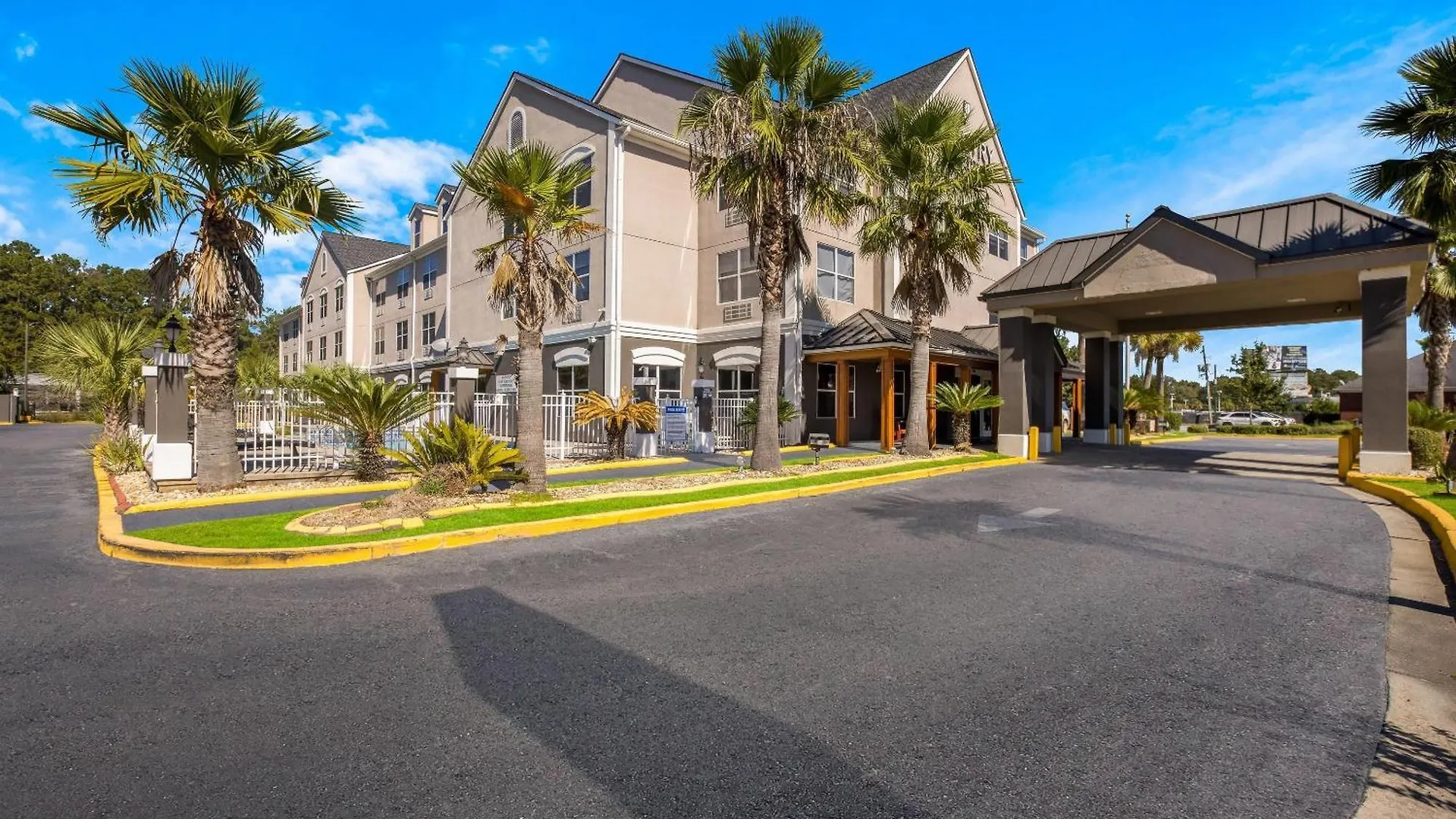 15 Country Inn & Suites by Radisson Hotels in the US Worth Booking