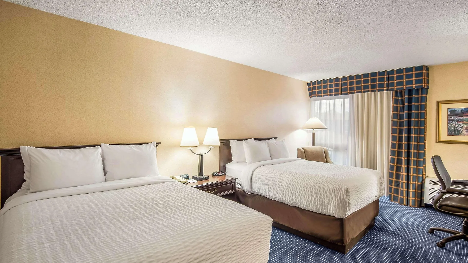 3 Three-Star Hotels Near Art Center Grand Junction That Deliver