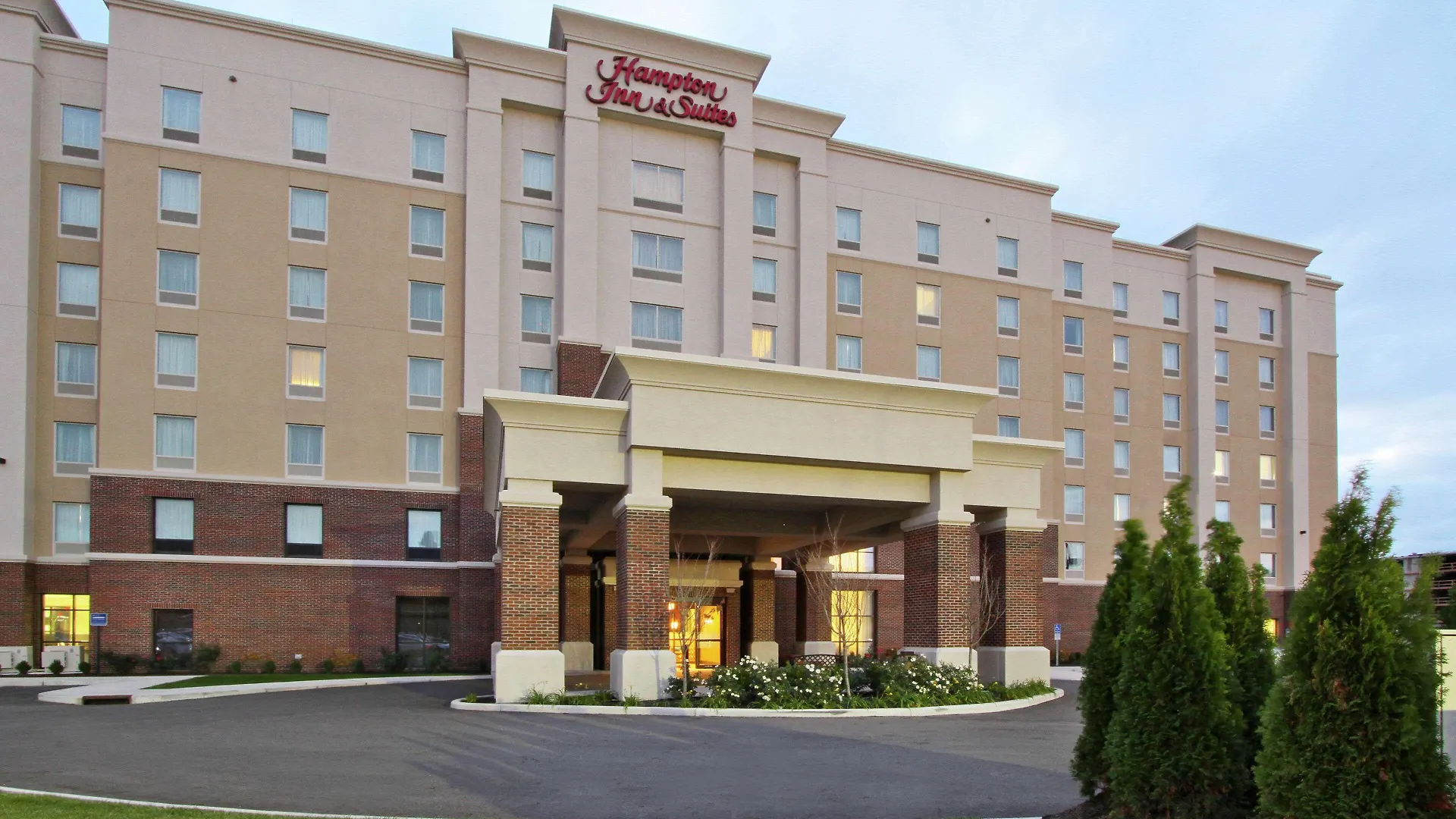 5 Business Hotels Close to Franklin Park Conservatory Columbus