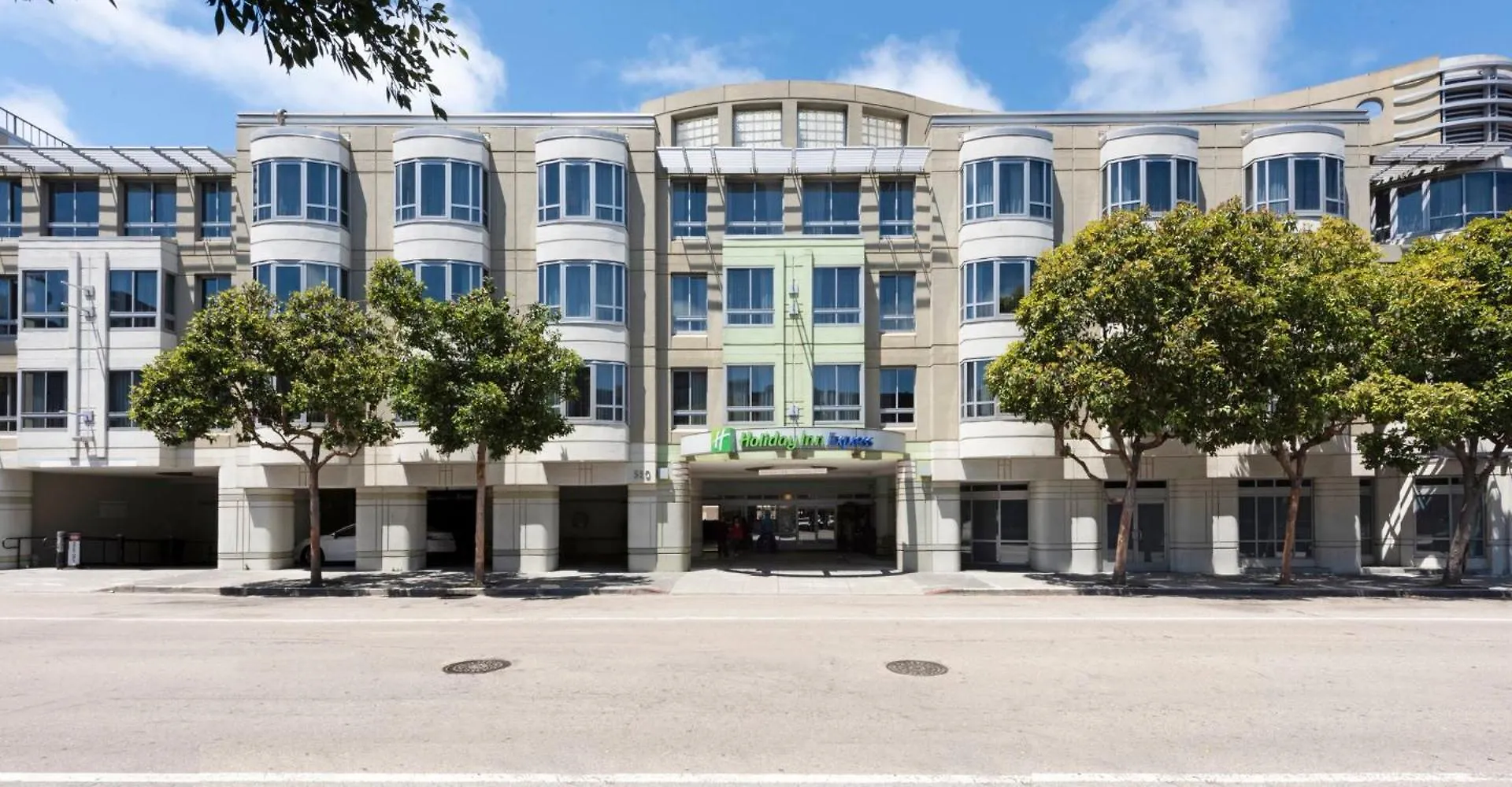 5 Smart Family-Friendly Hotels Near Ghirardelli Square