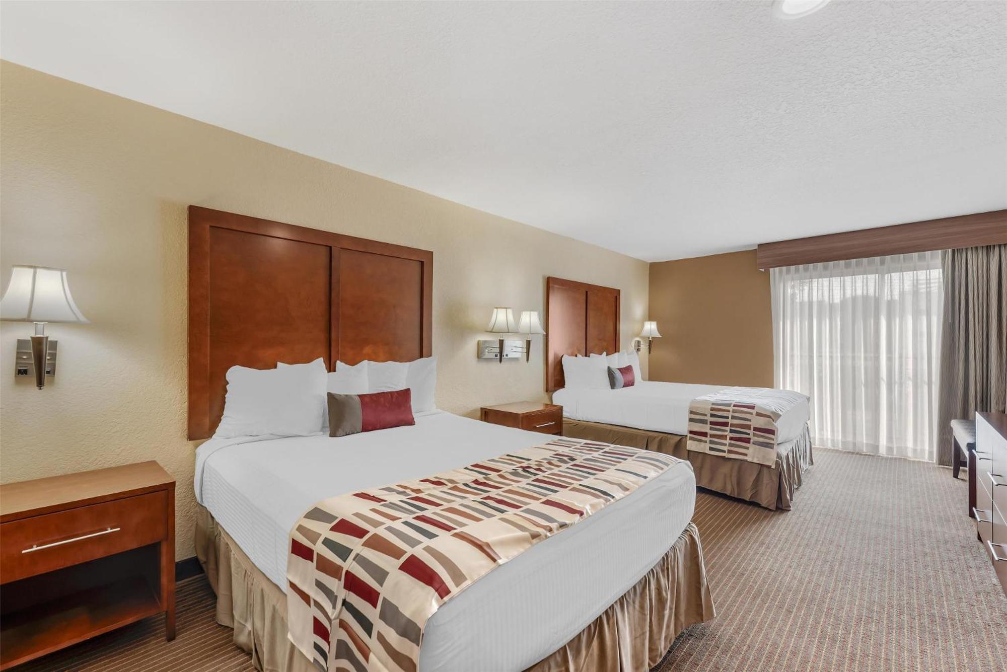 15 Business Hotels Close to Witte Museum San Antonio
