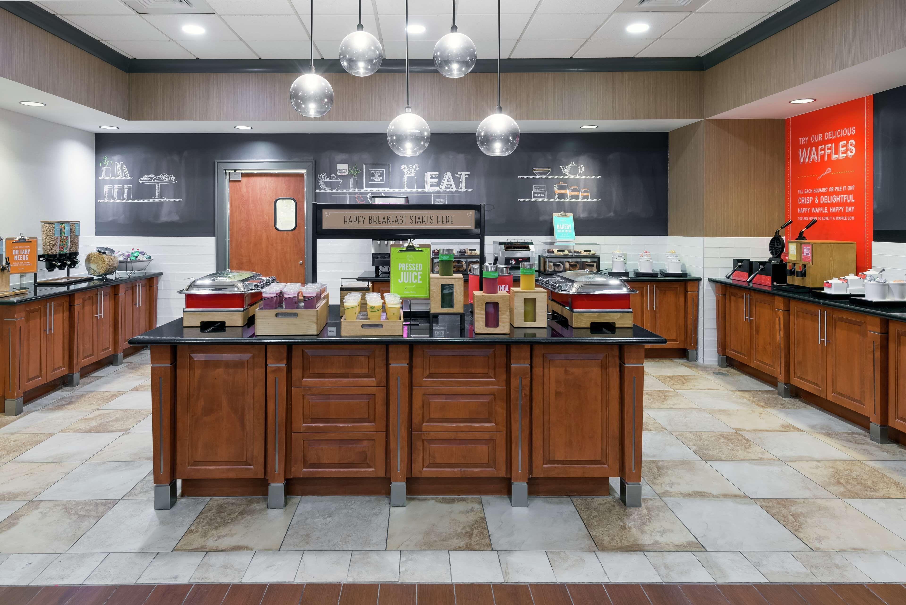 6 Business Hotels Near Florida Mall for Airport Convenience