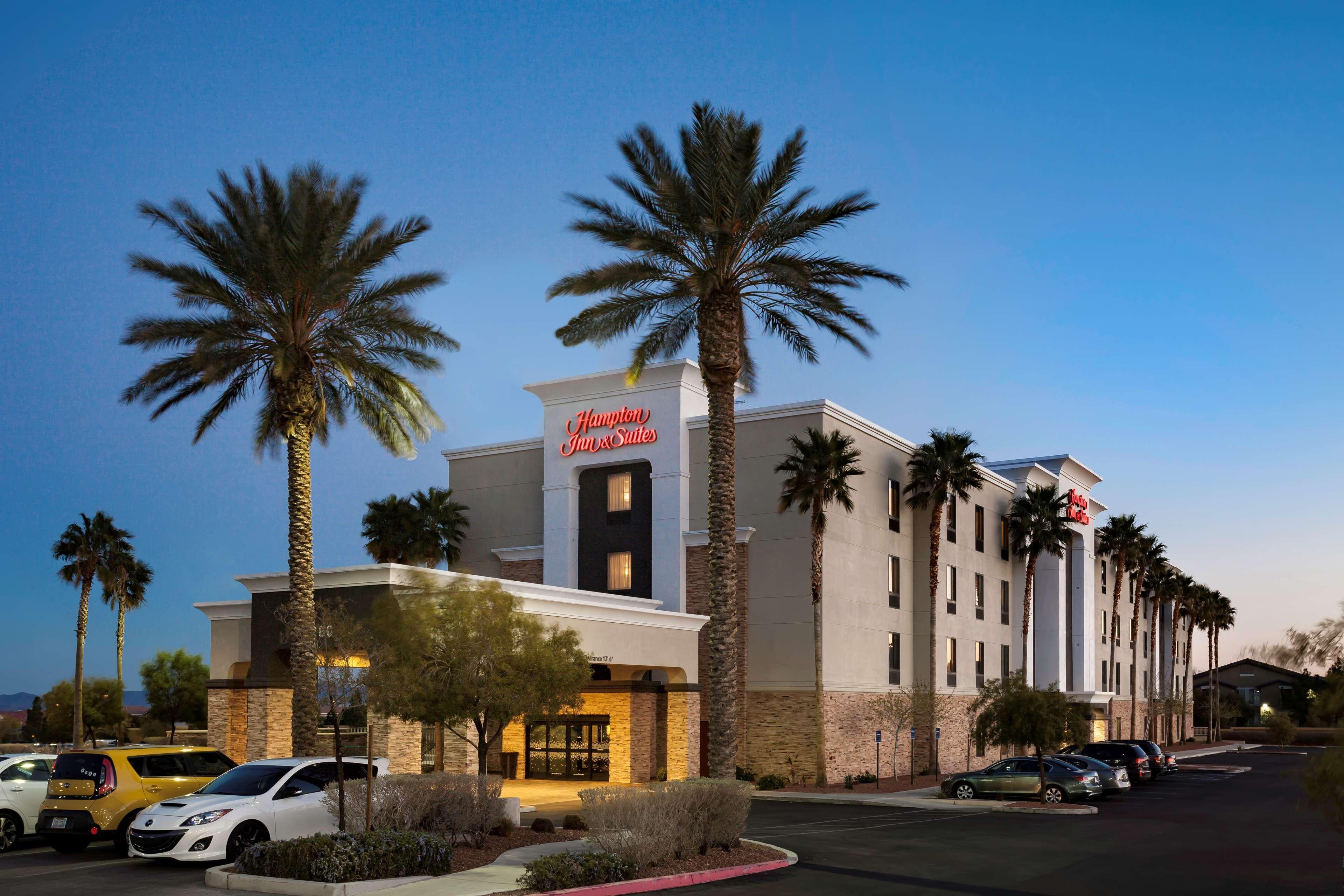 Staying Near Palms Casino Resort: 4 Budget Hotels Compared
