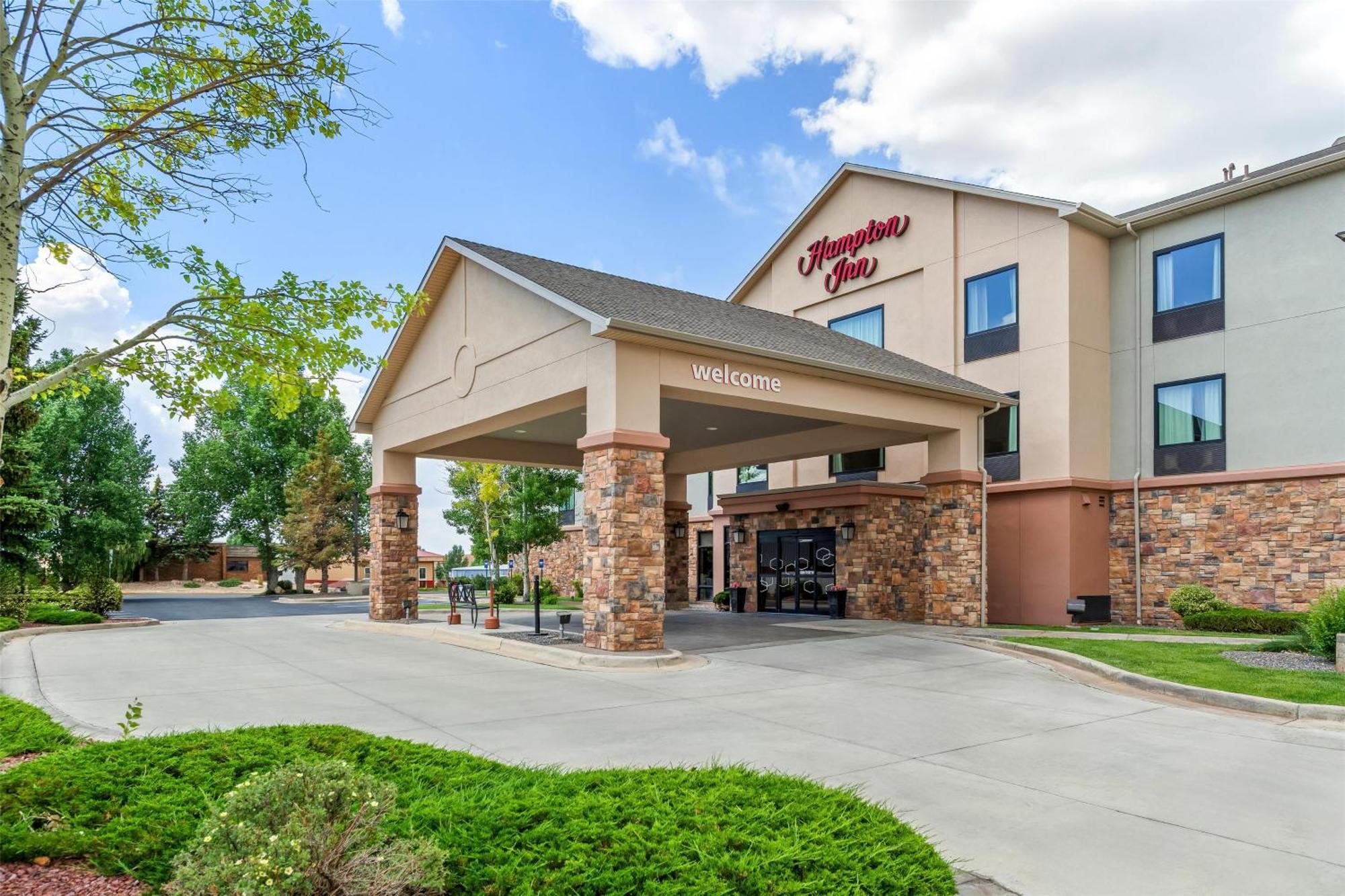 5 Design Hotels Near War Memorial Stadium That Deliver
