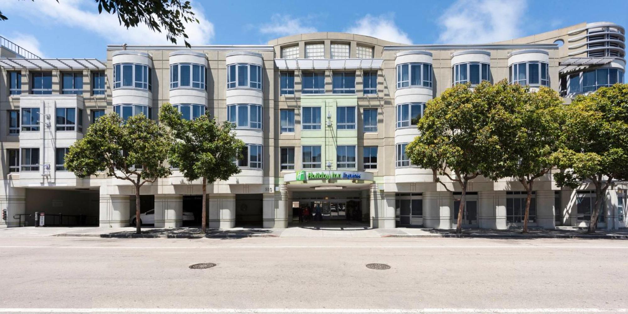 5 Smart Family-Friendly Hotels Near Ghirardelli Square